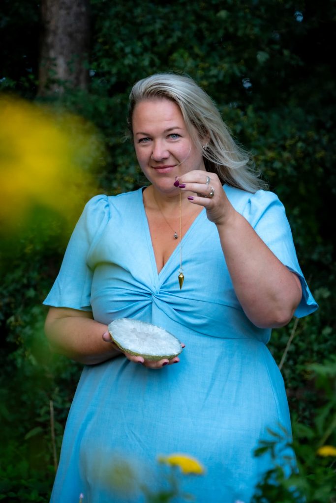 Claudia Thoen | Holistisch Therapeut in Naaldwijk met kristallen energie en 1-op-1 coaching