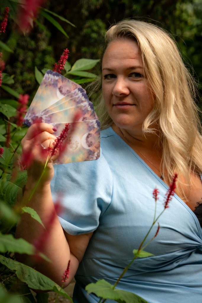 Over Claudia Thoen - Holistisch Therapeut | Reiki | Familieopstellingen | De Sedona Methode