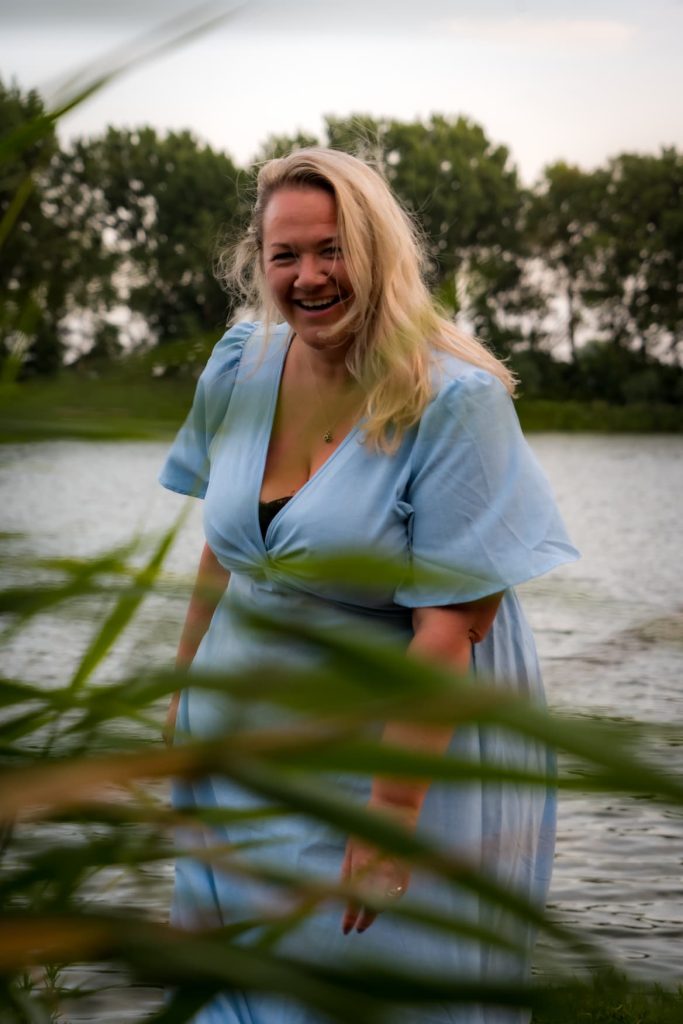 Over Claudia Thoen - Holistisch Therapeut | Reiki | Familieopstellingen | De Sedona Methode