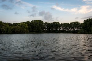 Hoe je pleaser-gedrag doorbreekt en eindelijk gezonde grenzen stelt (zonder schuldgevoel)